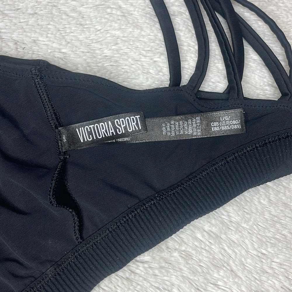Victoria Secret - Picture 3 of 3